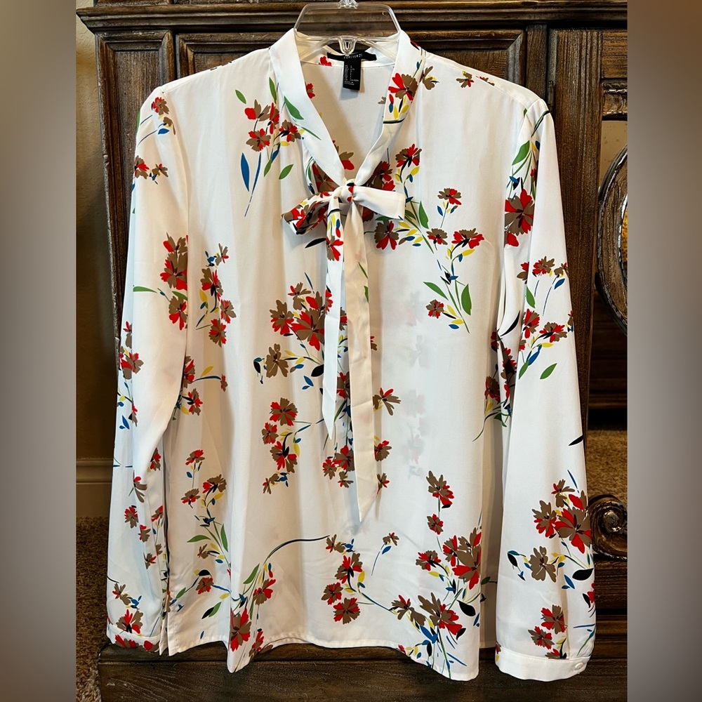 Forever 21 NWOT Lg white floral long sleeve blouse fall bow casual Thanksgiving